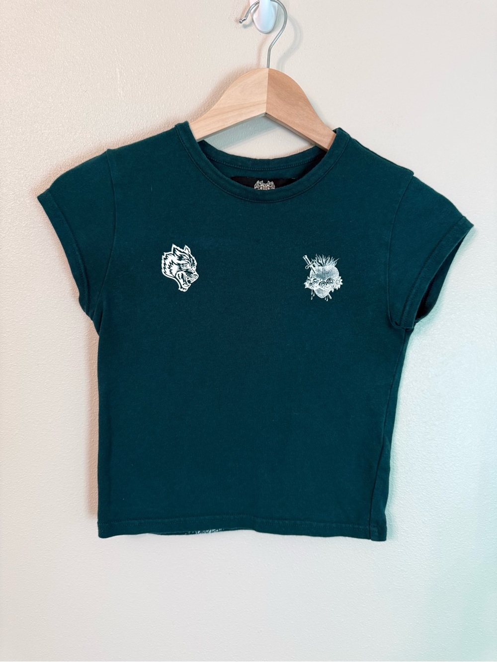 Darc Sport Corazón Renewal Baby Tee Pine Green Wolf Graphic Crop Top Size S